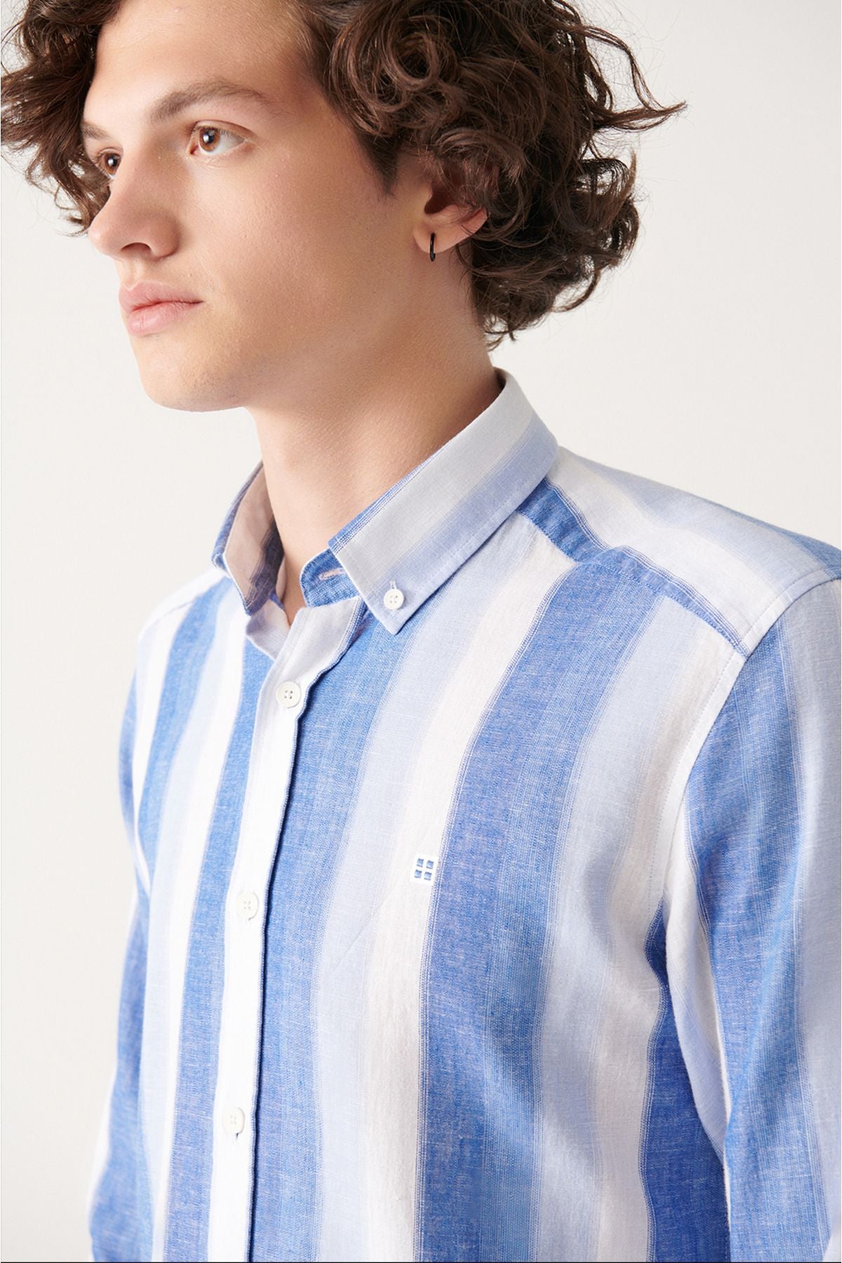 Men's blue button collar striped cotton linen shirt A31Y2085