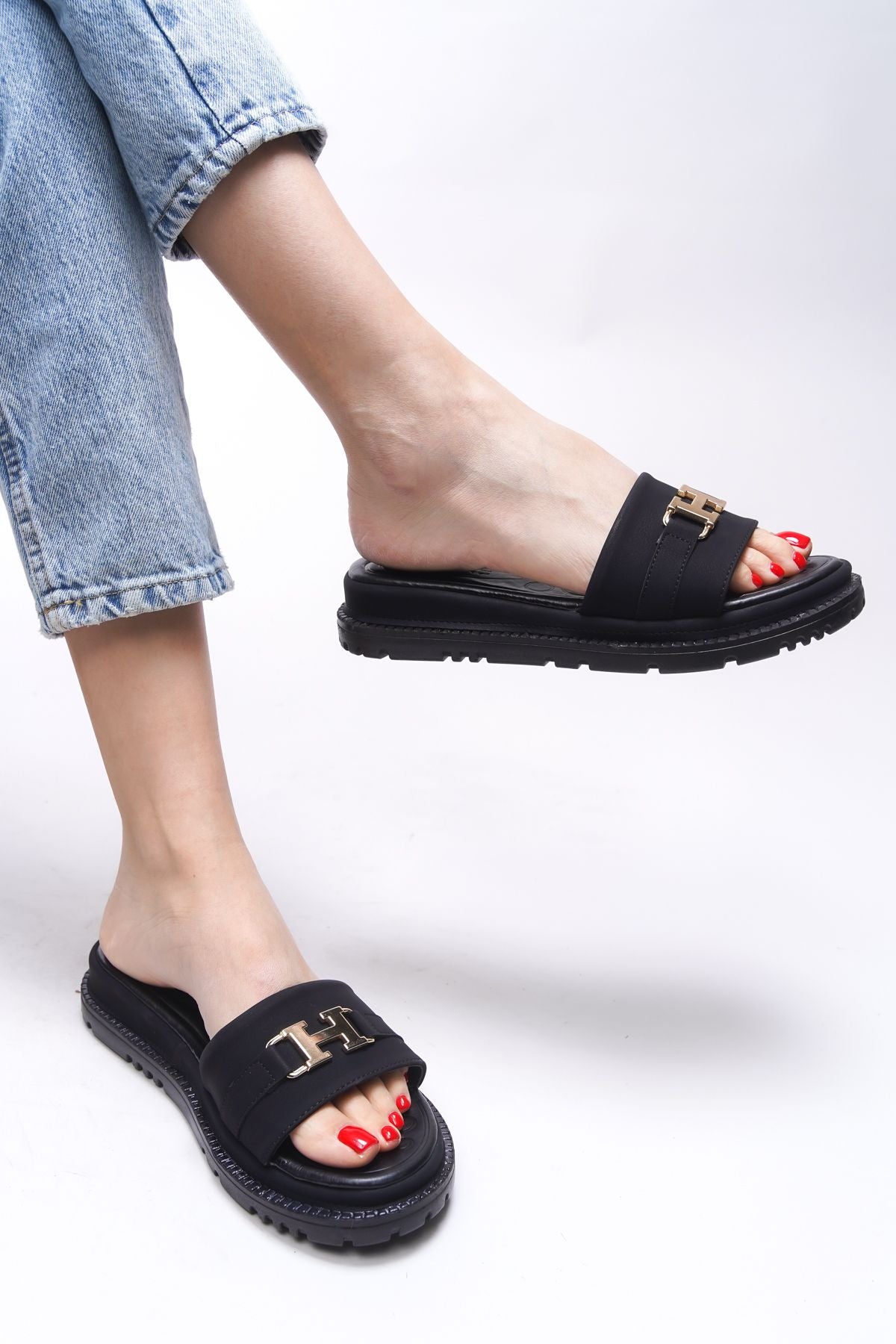 Kazigneil Woman Slippers 0012600 Black