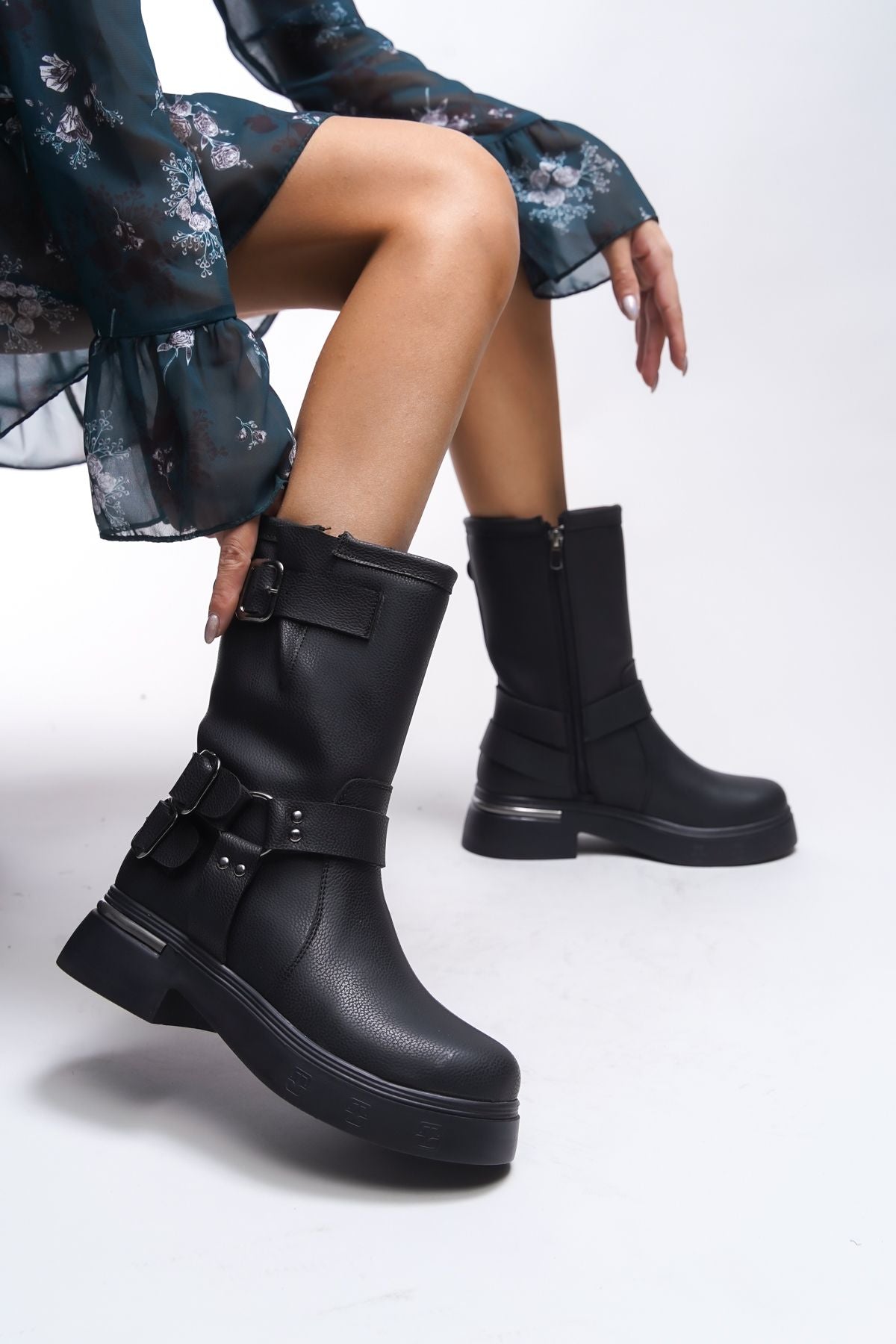 Irlukh Women's Boka Detailed Biker Bot 00123330 textured black skin