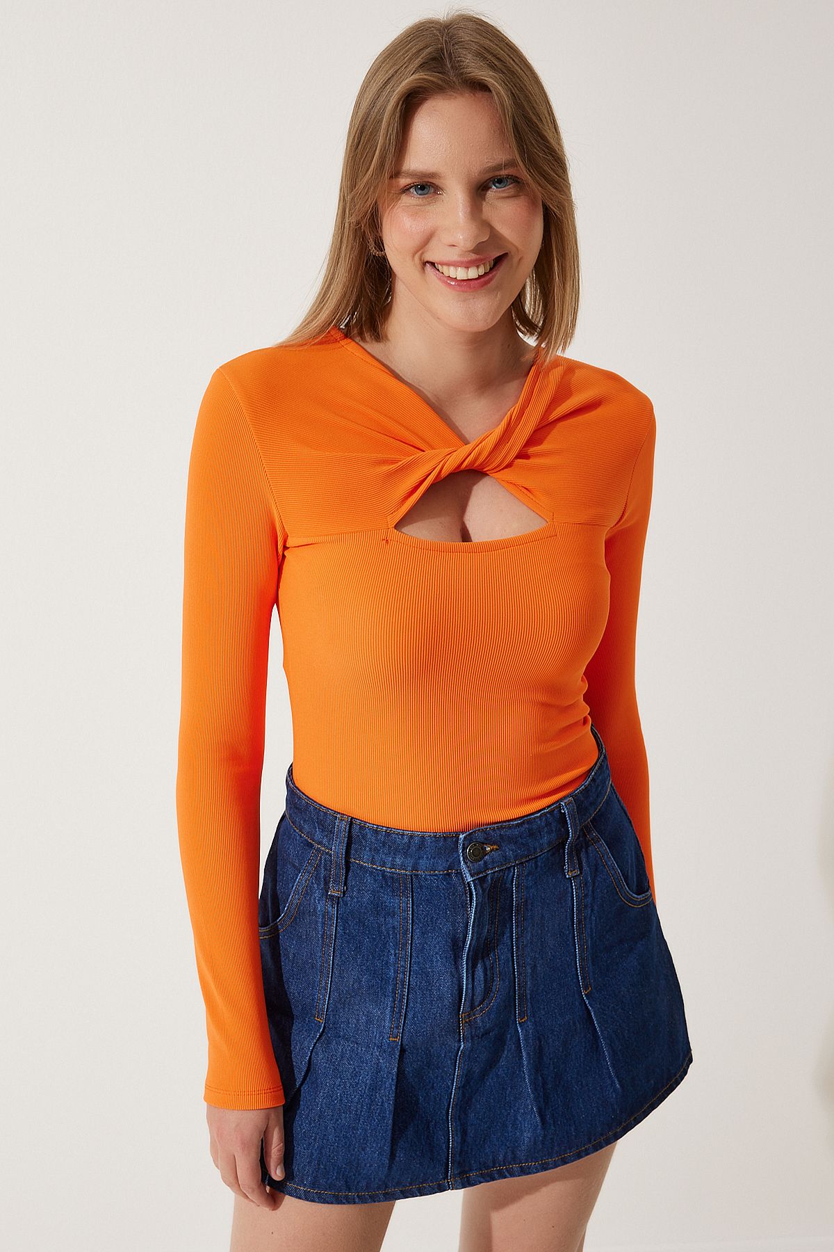 Woman Oranj Cut Out Detailed Wick Knitting Blouse SF00005