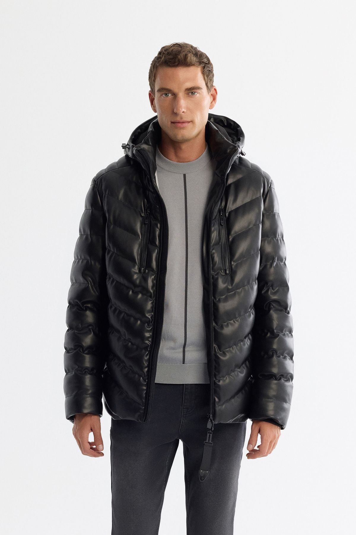 Men's black hooded water repulsive windproof swelling coat A42y6003