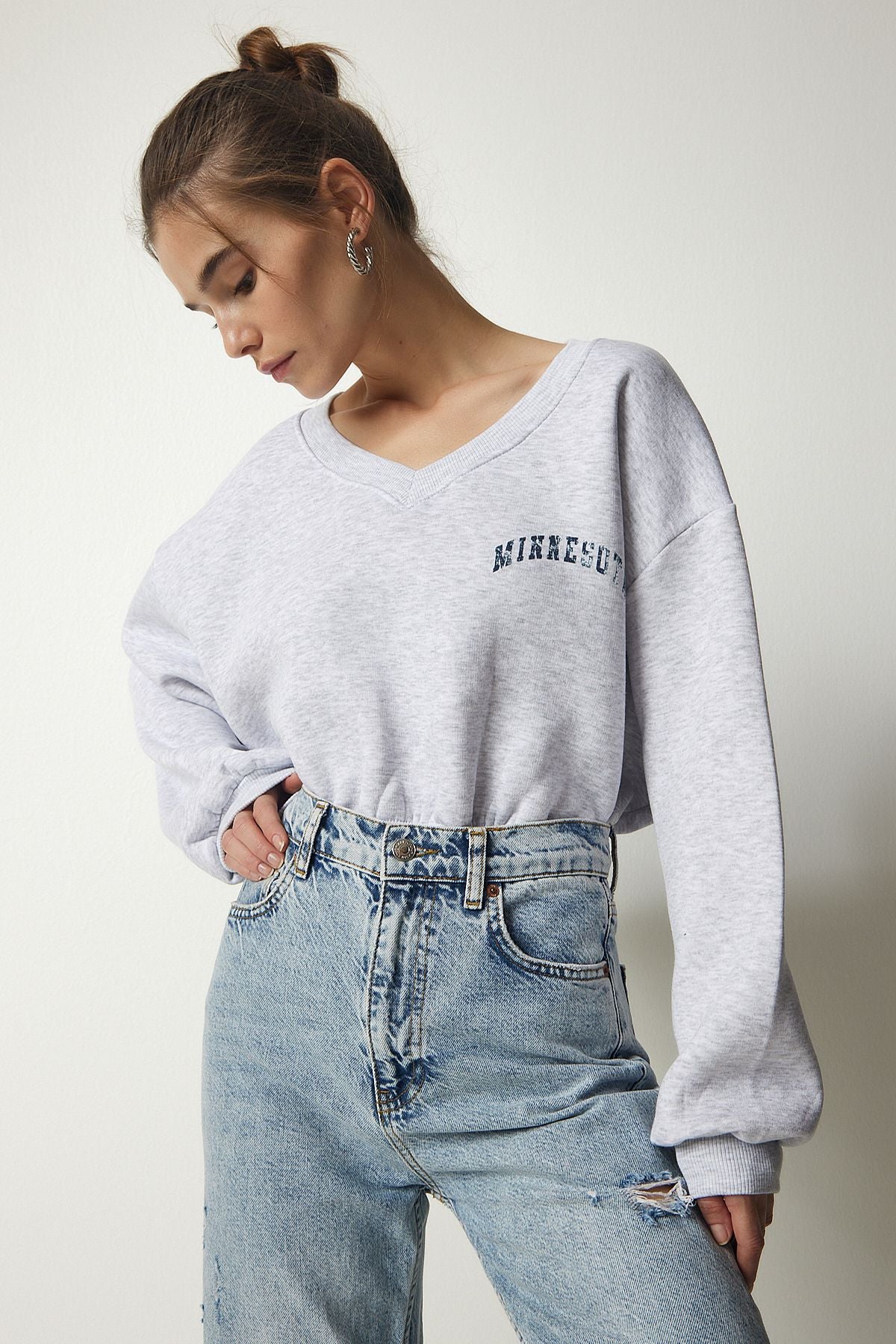 Woman Gray Melanj V Yaka Oversize Crop Knitting Sweatshirt Mc00239