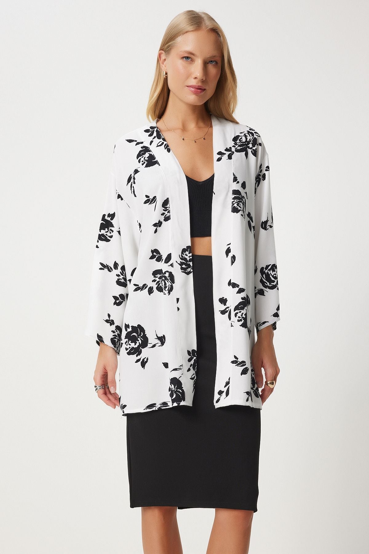 Kadın Beyaz Desenli Viskon Kimono EN00615
