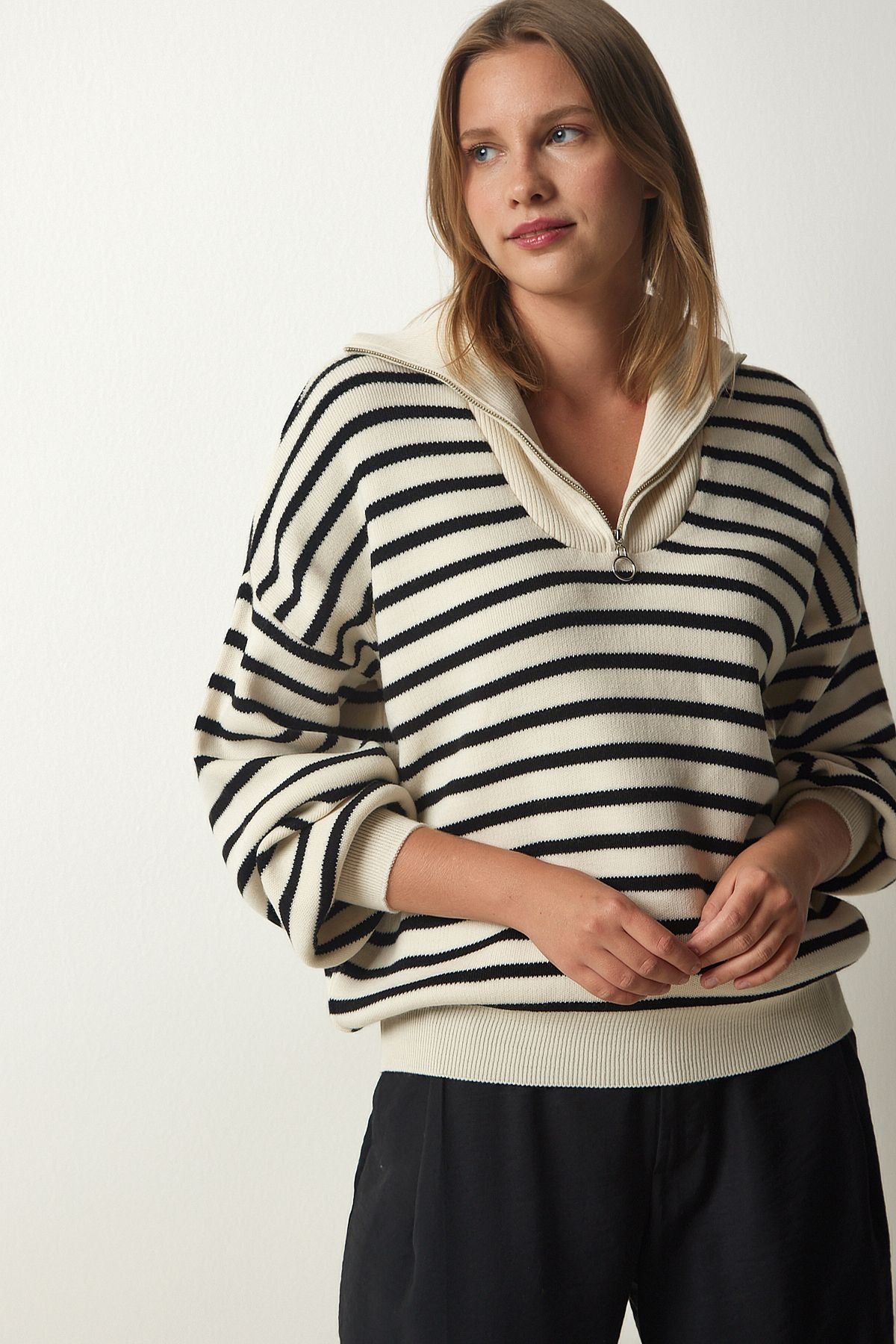 Women's Cream striped zipper collar knitwear sweater pf00039