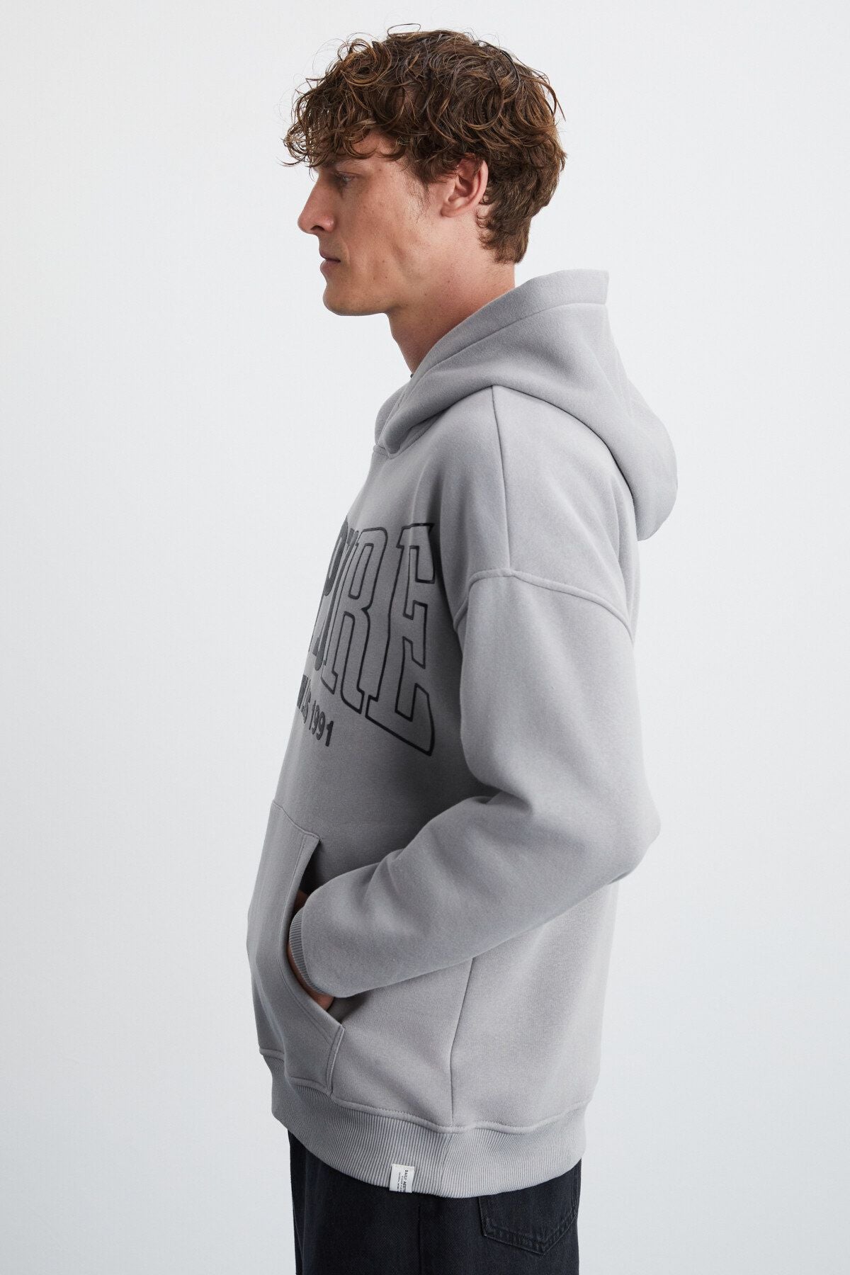 OKSAKA MEN'S OVERSESSES Fit front printed hooded cord detailed kangaroo pocket gray sweatshirt