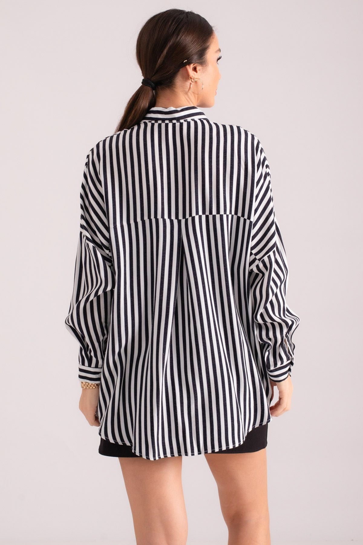 Woman Black-and-White Thin Striped Oversize Long Basic Shirt ARM-221185