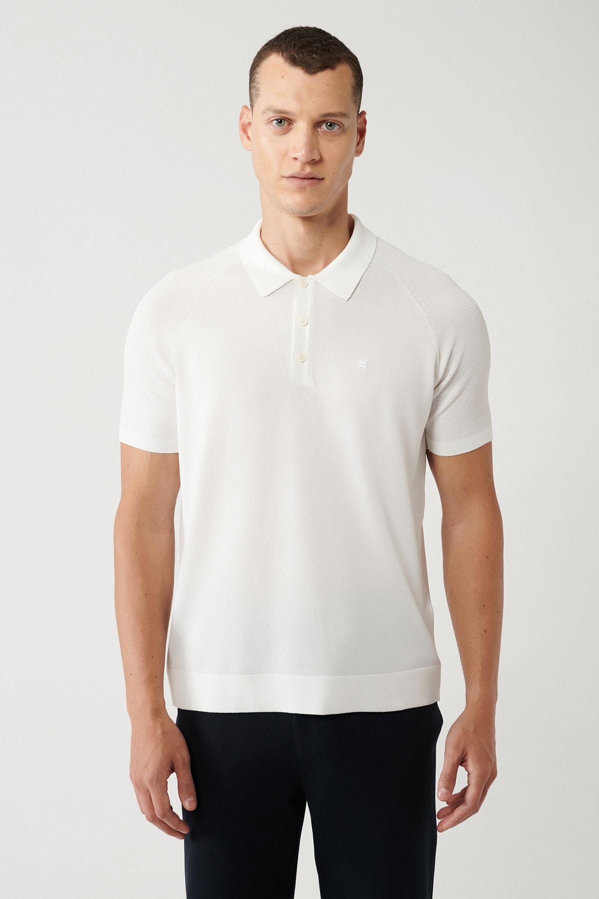 Men's ecru arms knitting detailed rayon knitwear t-shirt A32y5018