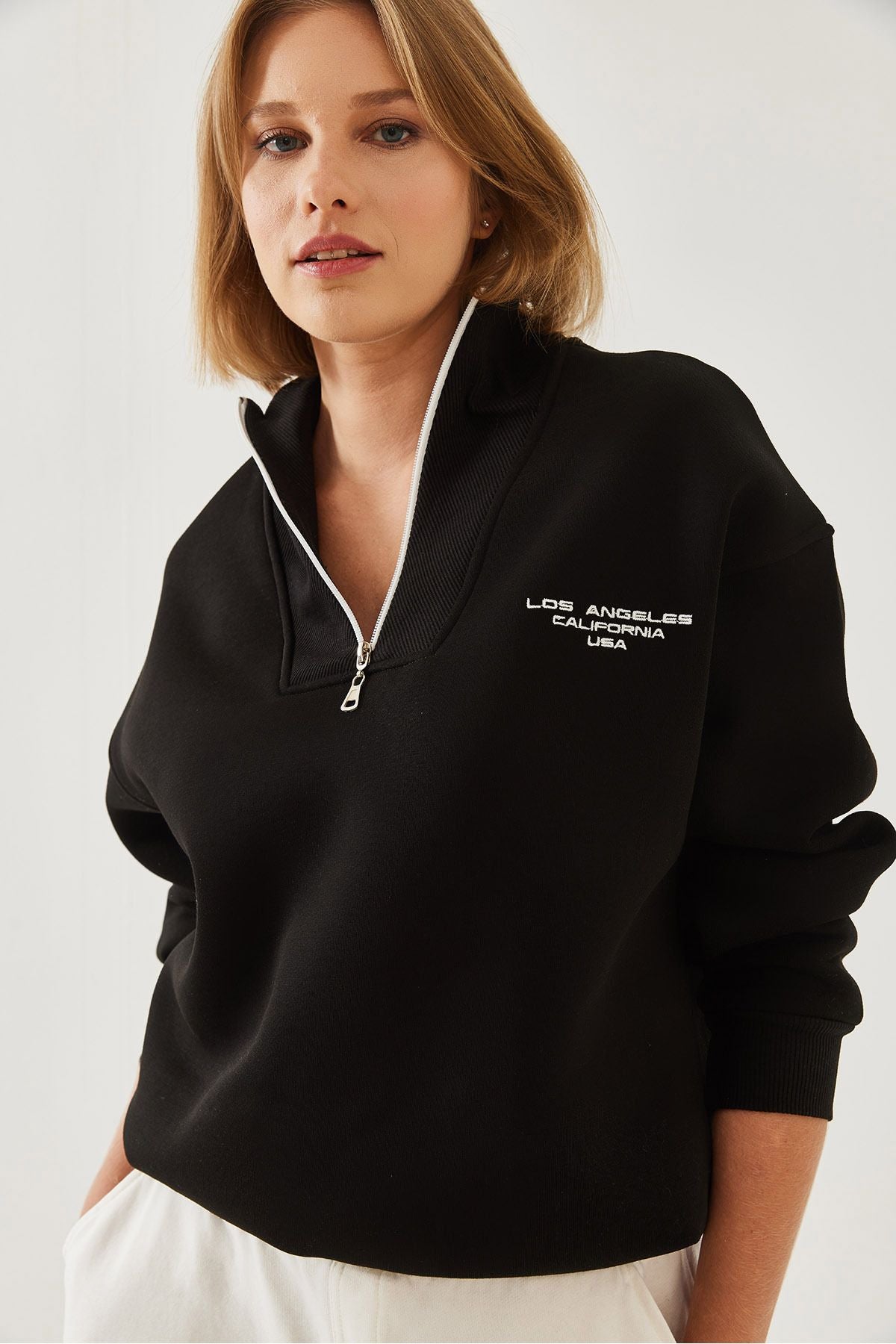 Women's upright collar zipper detailed Sweatshirt 60351177