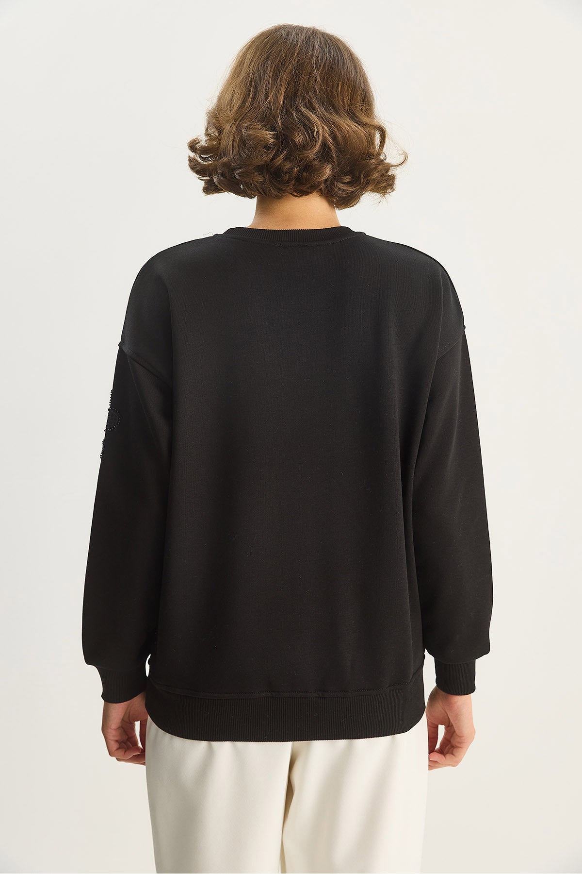 Women's Crew Neck Floral Embroidery and Beaded Sweatshirt 1562 60283633