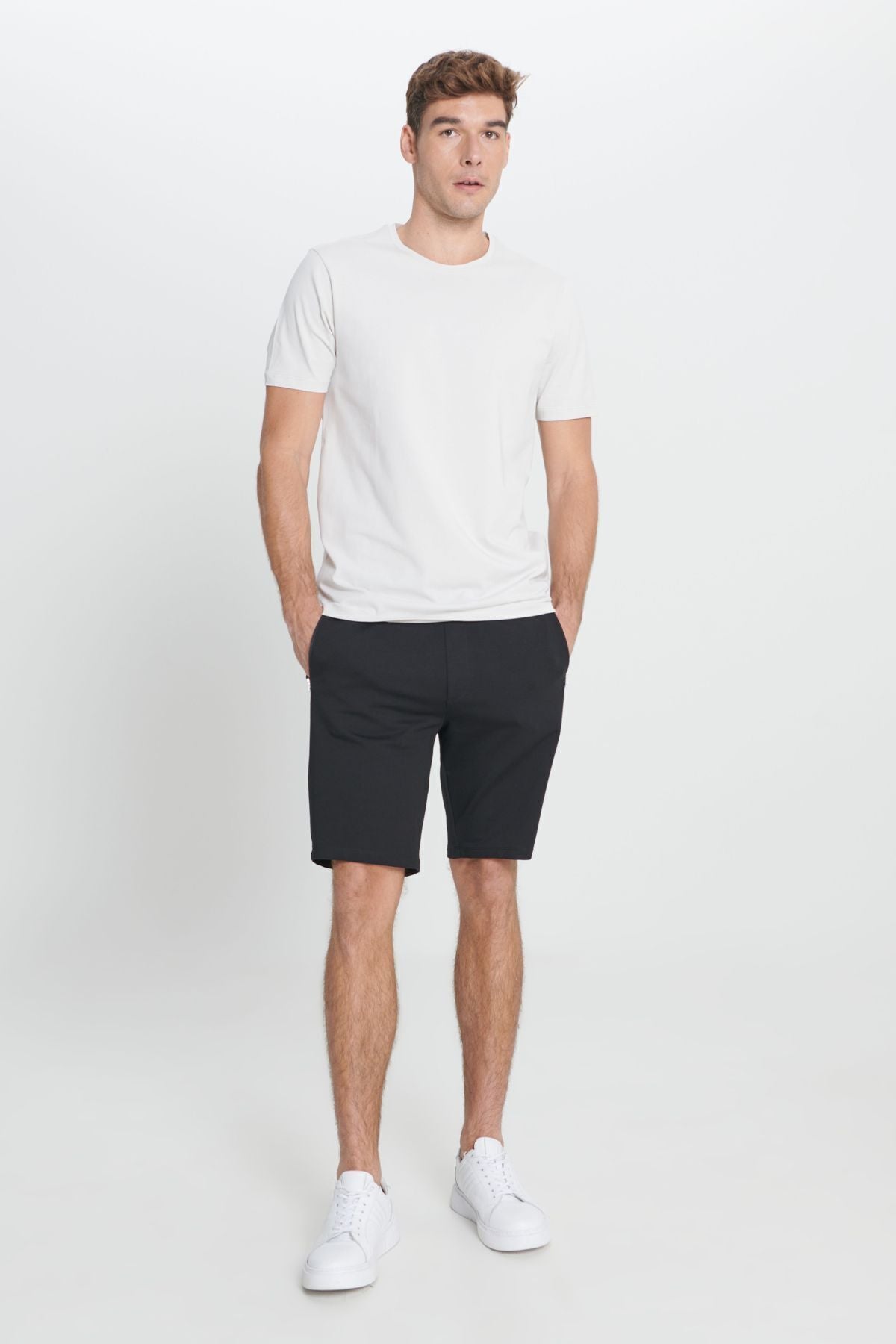 Standard Fit Normal Cutting Cotton Pocket Flexible Knitting Shorts
