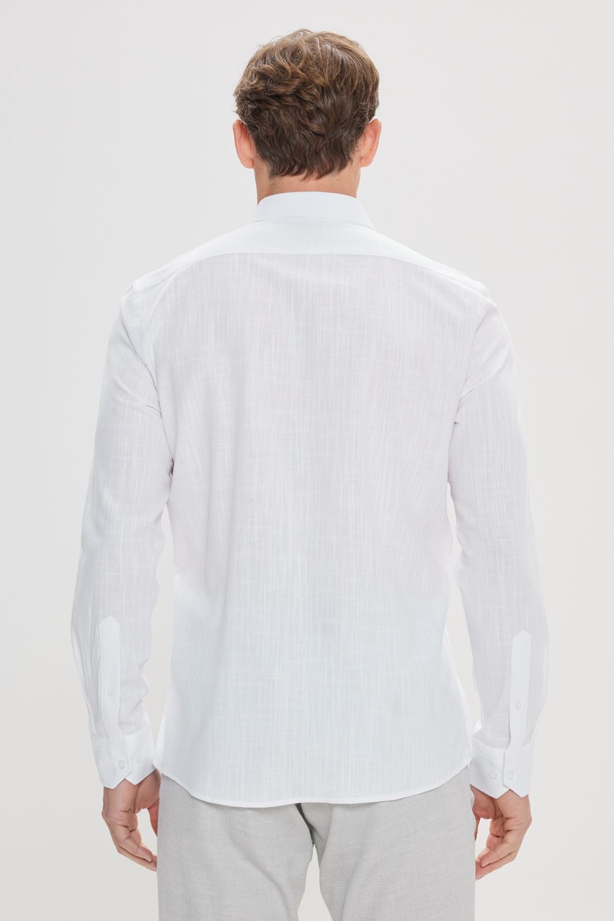Men's white 100 %cotton breathing fabric pennant Oxford slim fit button collar shirt