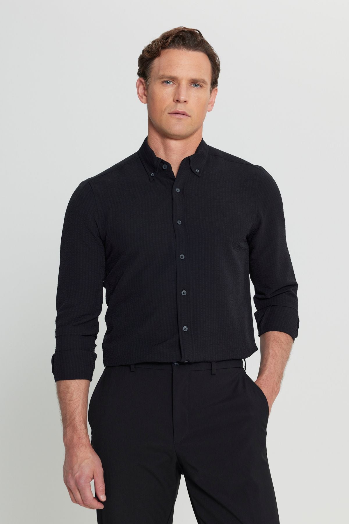 Men's black slim fit narrow -cut buttoned collar Amesty wafer patterned shirt