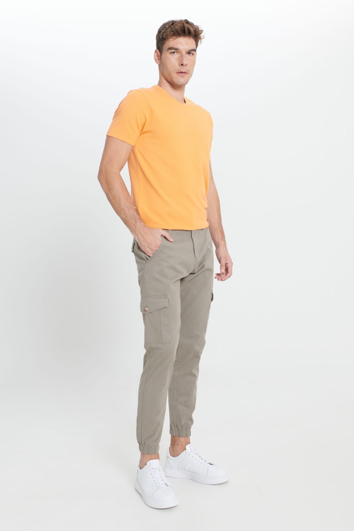 Men's Beige Slim Fit Narrow Cut Cargo Pocket Cotton Flexible Pants
