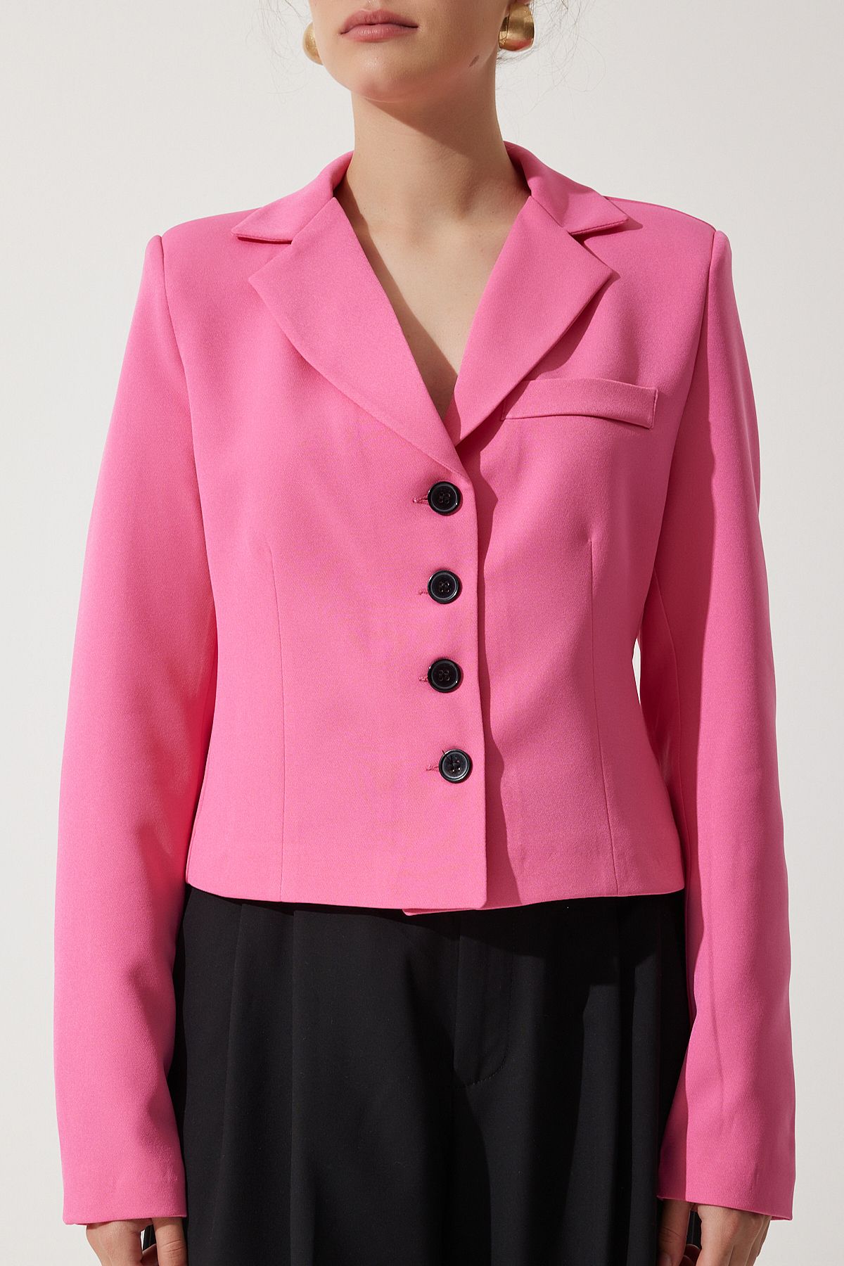 Kadın Pembe Kontrast Düğmeli Kısa Blazer Ceket WF00071
