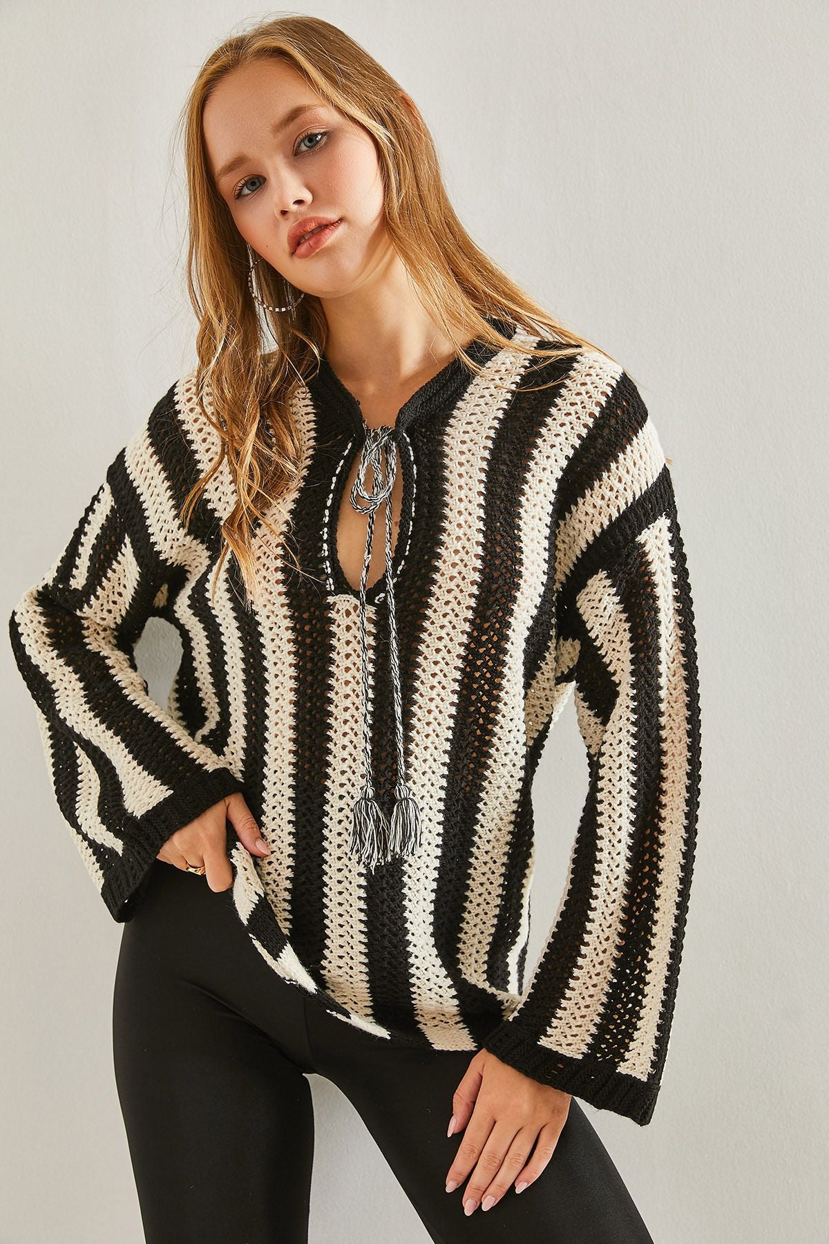 Female striped front -binding openwork knitwear sweater