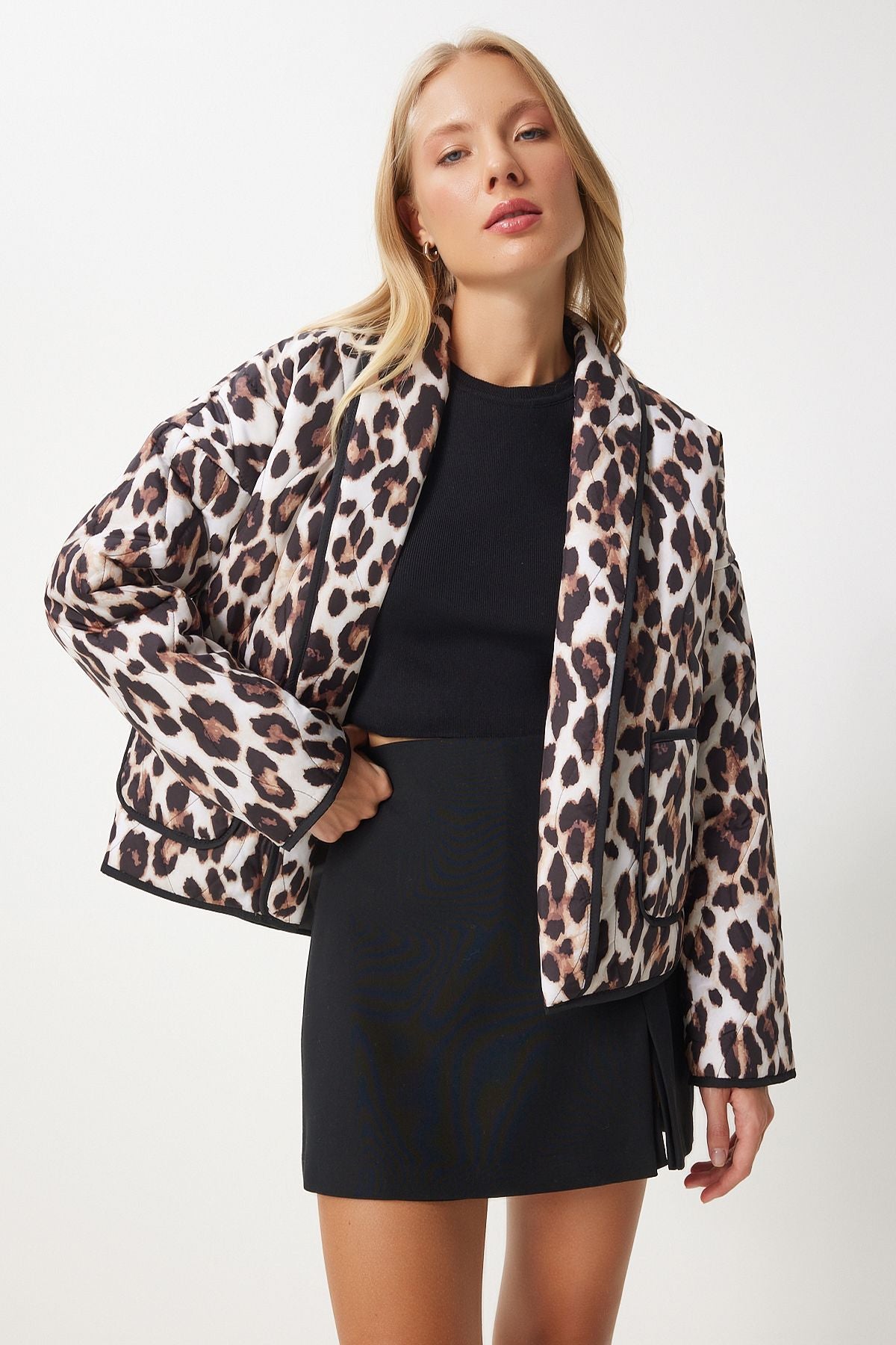 Female Beige Black Leopard Patterned Pocket Kapitone Mont NT00433