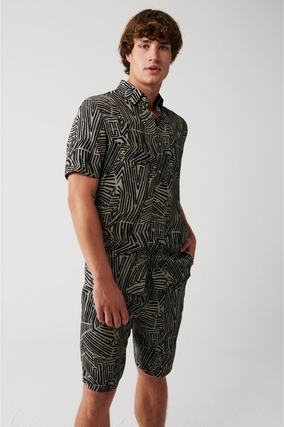 Men's mink viscose patterned short sleeve shirt A31y2199