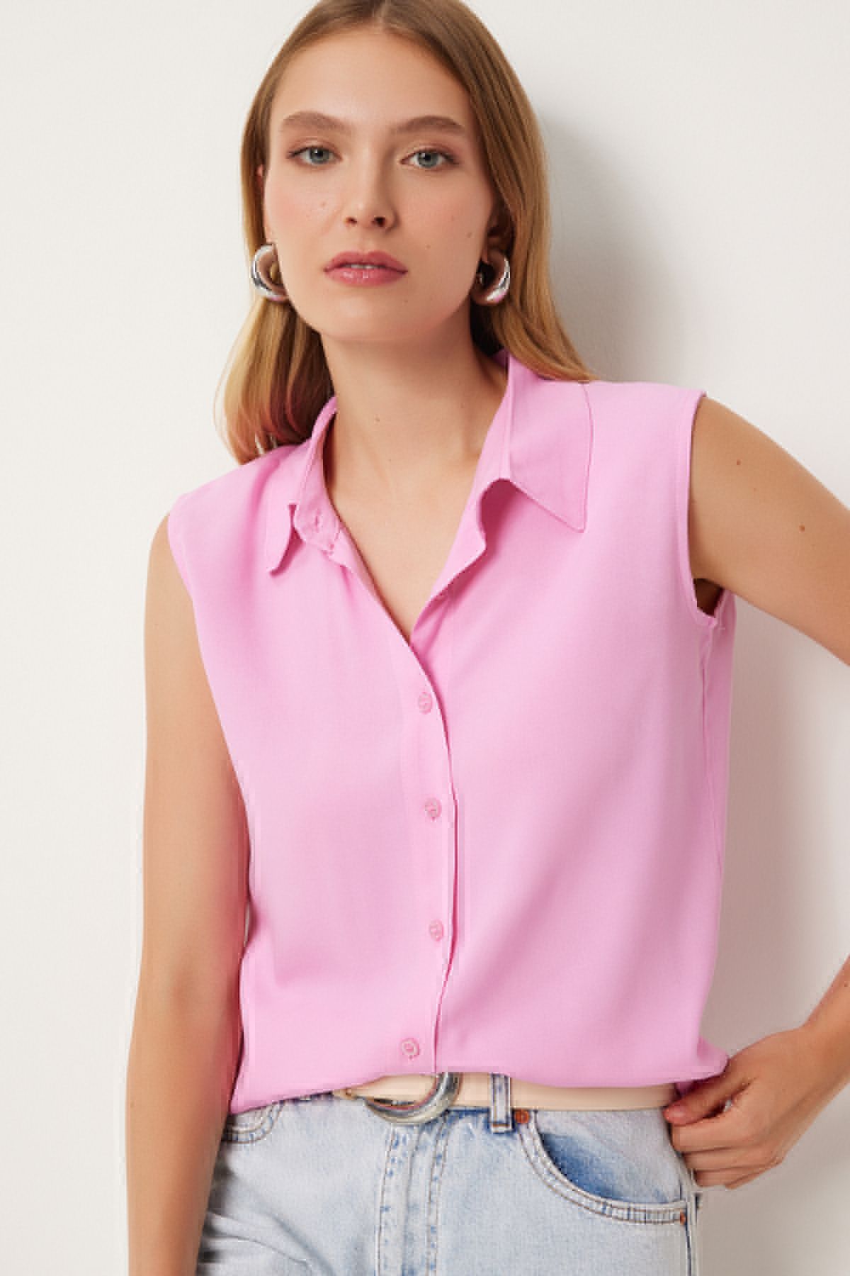 Woman pink sleeveless viscose shirt to00129