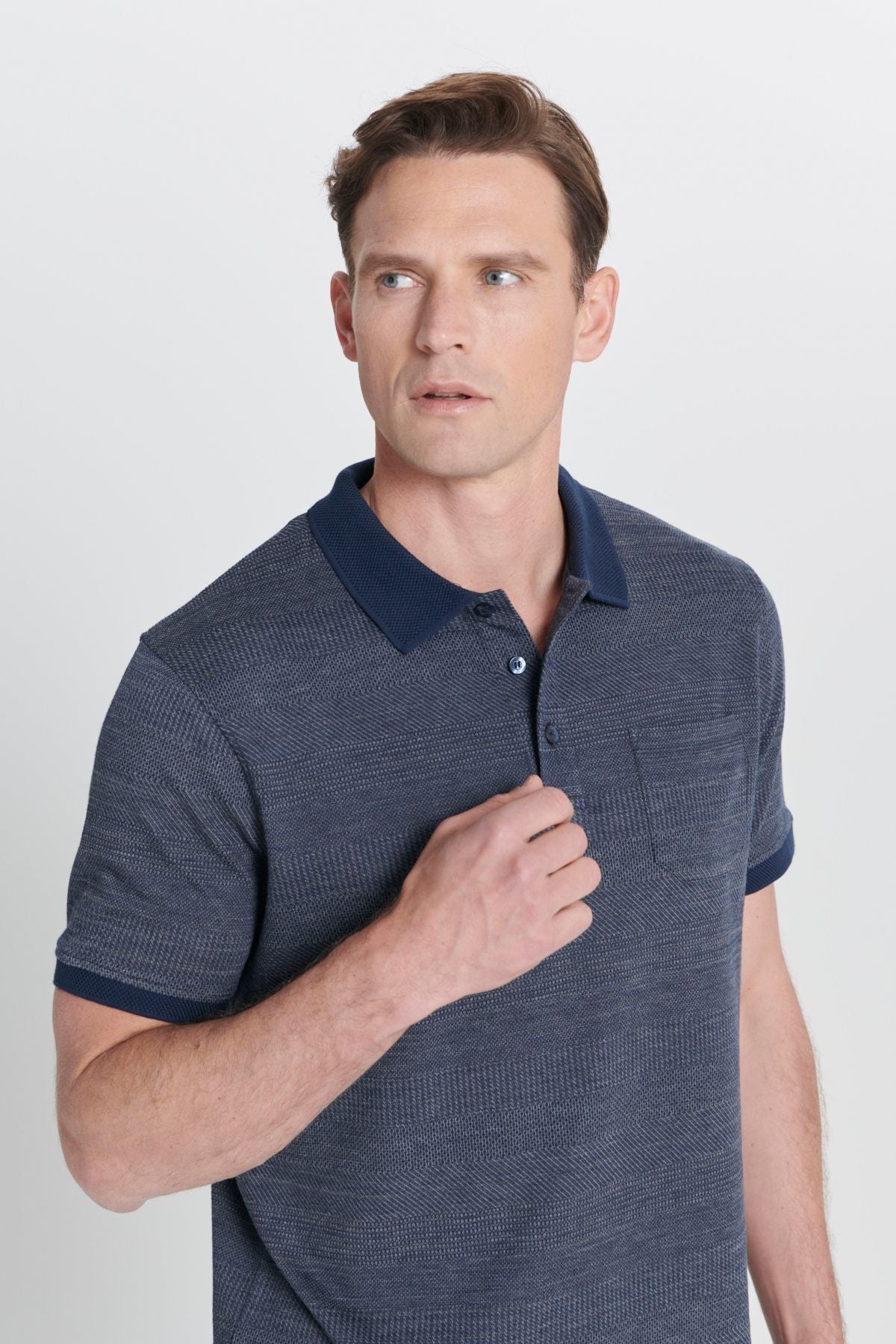 Men's navy blue-gray comfort fit wide cut polo collar patterned T-shirt