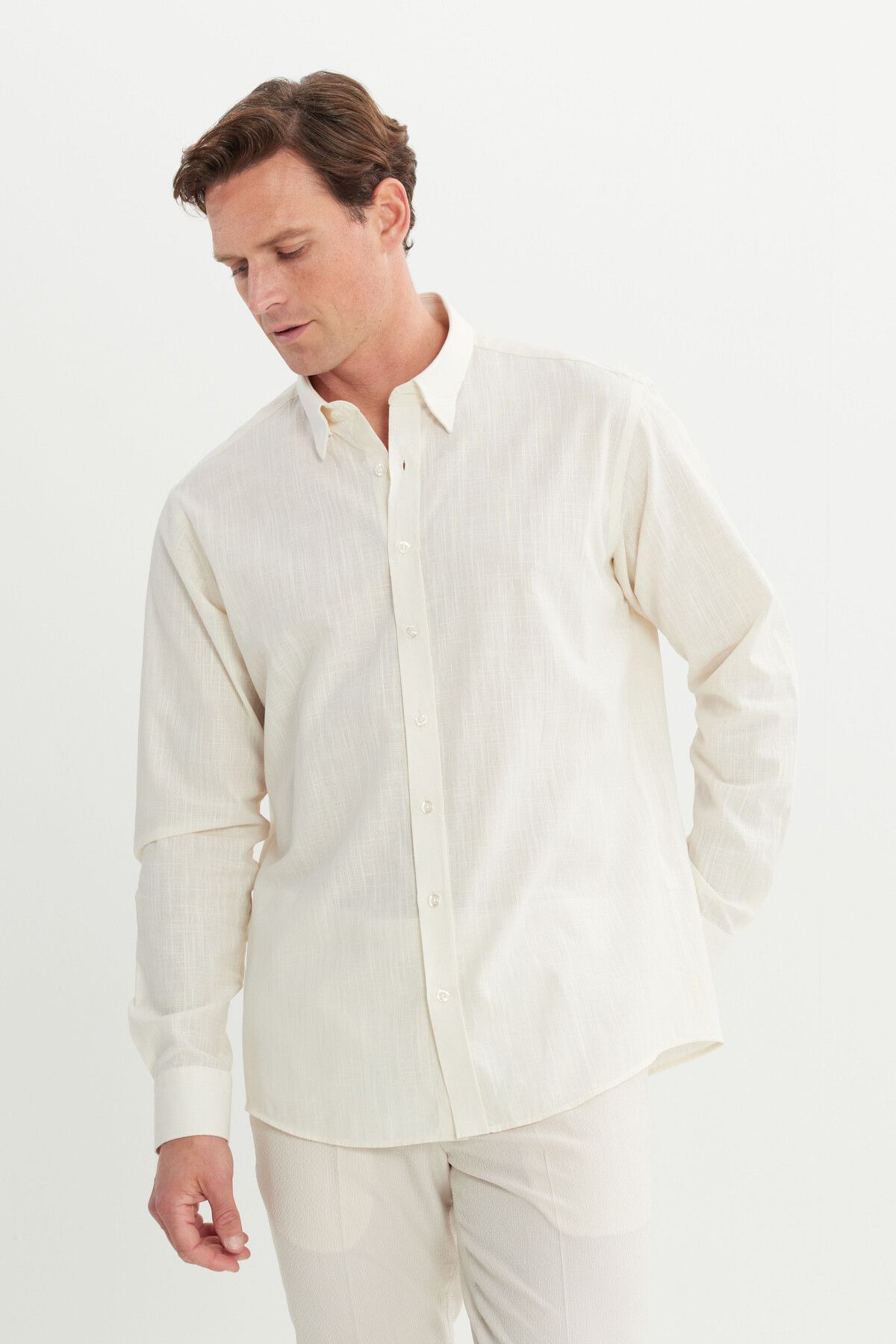 Male Ecru Comfort Fit Casual Cut Hidden button collar 100 %cotton pennant shirt