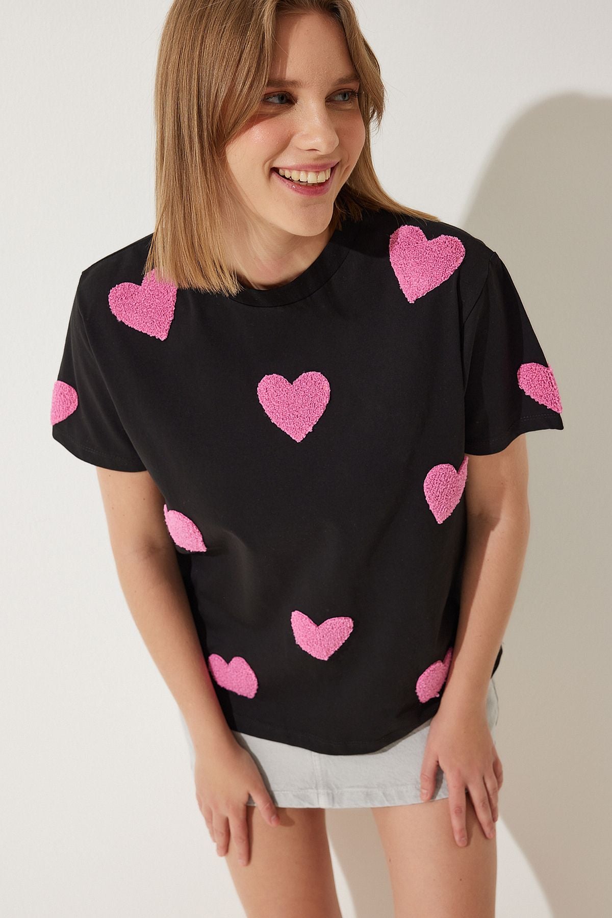 Woman Black textured hearted oversize knitting T-shirt CR00433