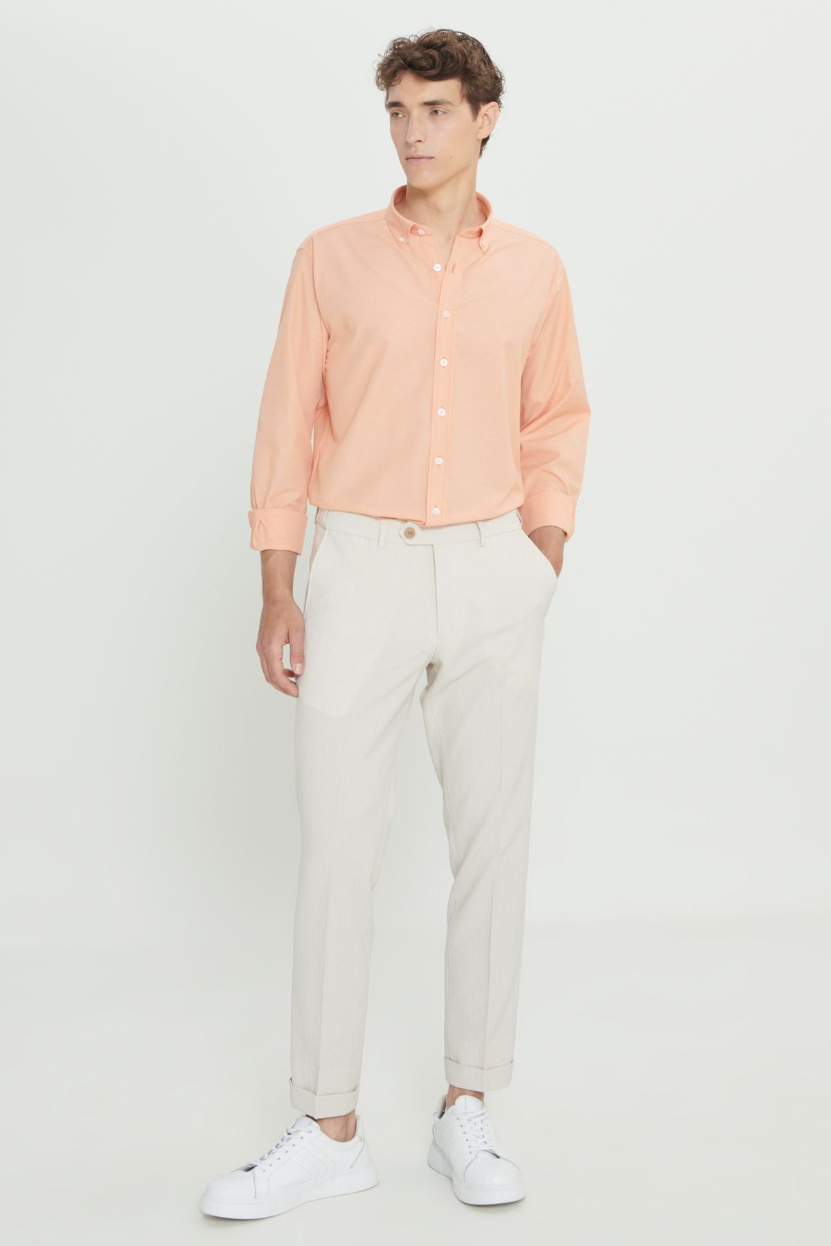 Men's Beige Slim Fit Narrow Cutter Wrinkling Fabric Waophre Patterned Waist Waist Pants