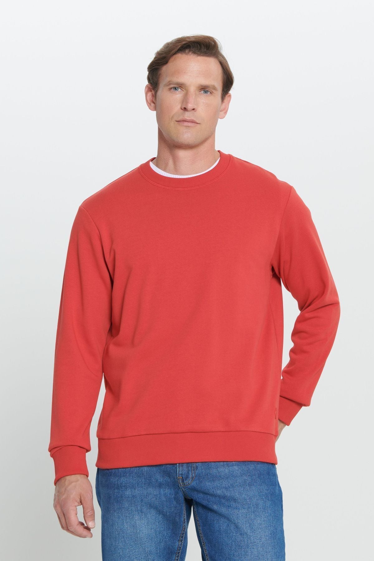 Men's Red Standard Fit Normal Cut Cycling Cotton Cotton Sweatshirt