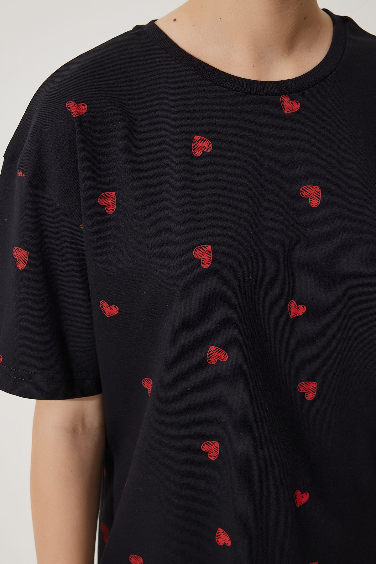 Female Black Heart 100 %Cotton Oversize Long Knitting T-shirt NJ00148