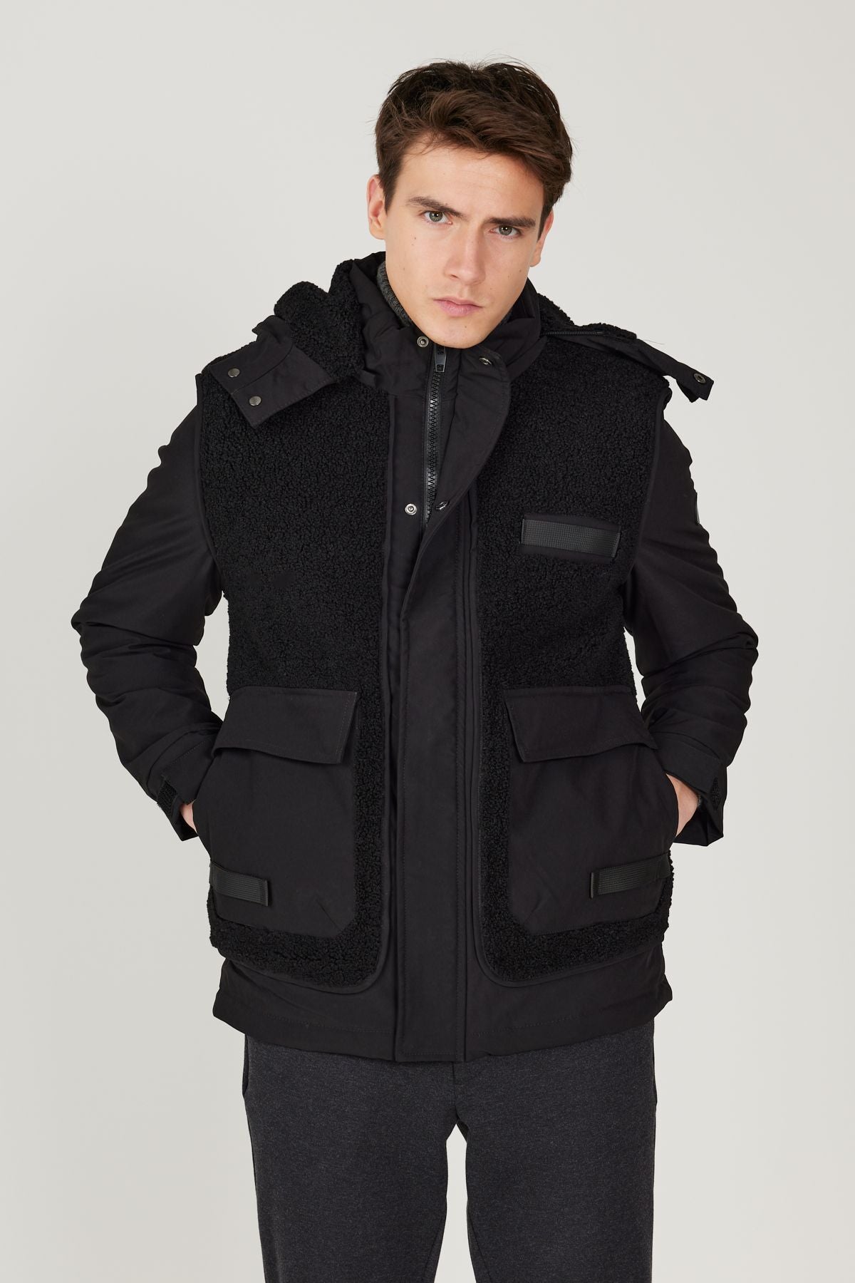 Men's Black Standard Fit Normal Cutting Windproof Thermometer Coat