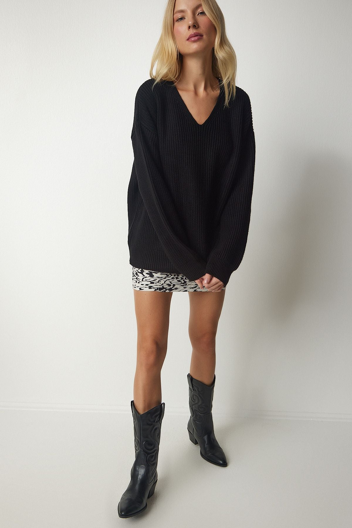 Female Black V -Yaka Oversizle Basic Knitwear Kazakh MX00130