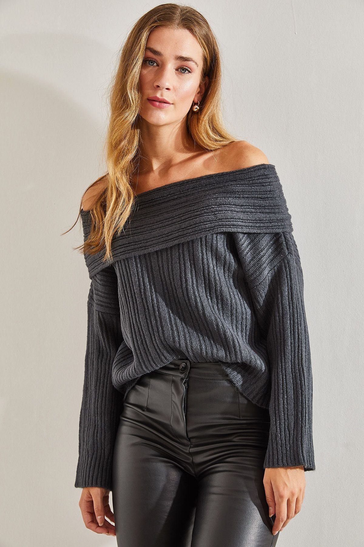 WOMEN DEGAJE BOLE Sweater