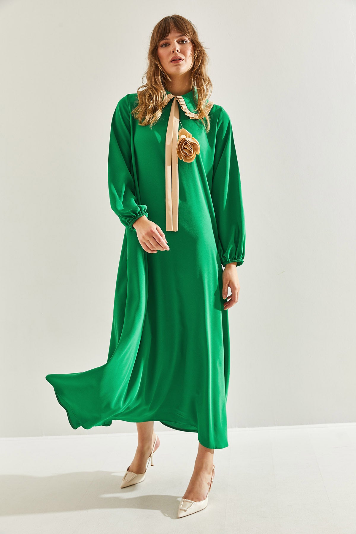 Women's Baby Collar Dress with Accessory Detail 60251096