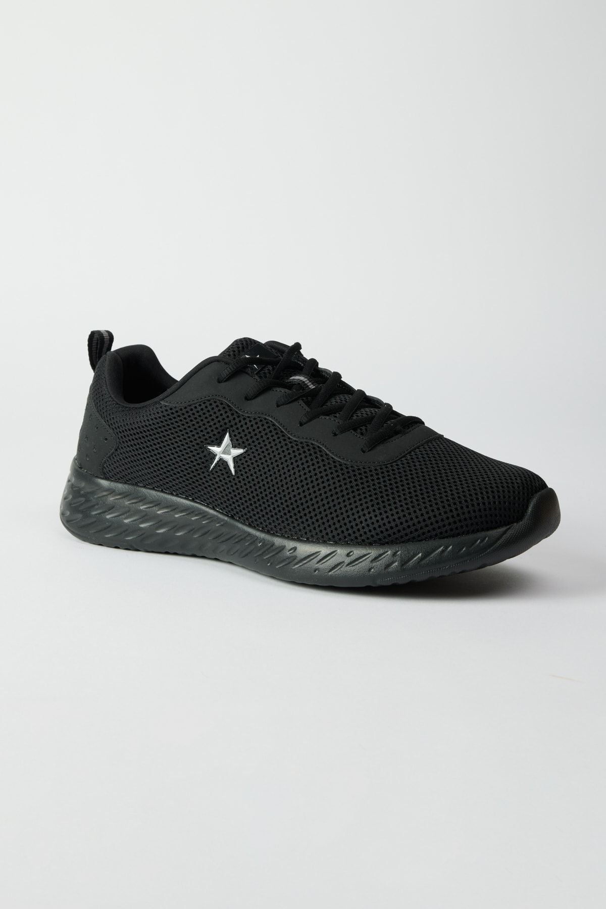 Men's black comfortable base sneaker sneakers