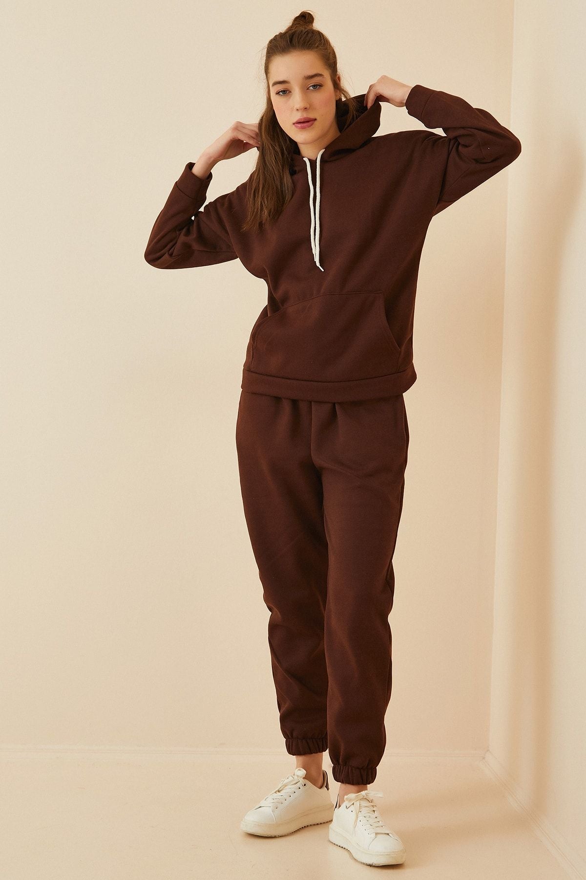 Woman Dark Brown Hooded Polar Service Set DD00762