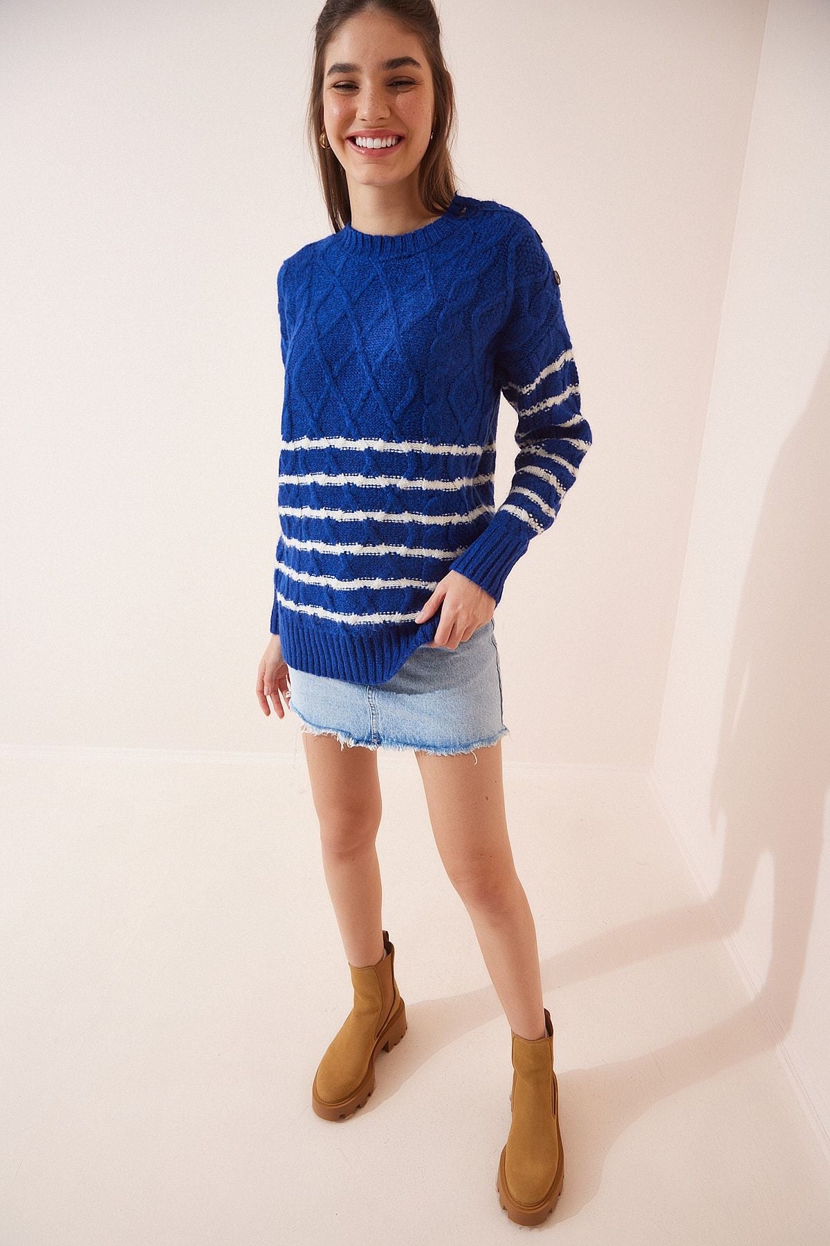 WOMEN BLUE SHOOT DETAILED TRIKO Sweater LX00039