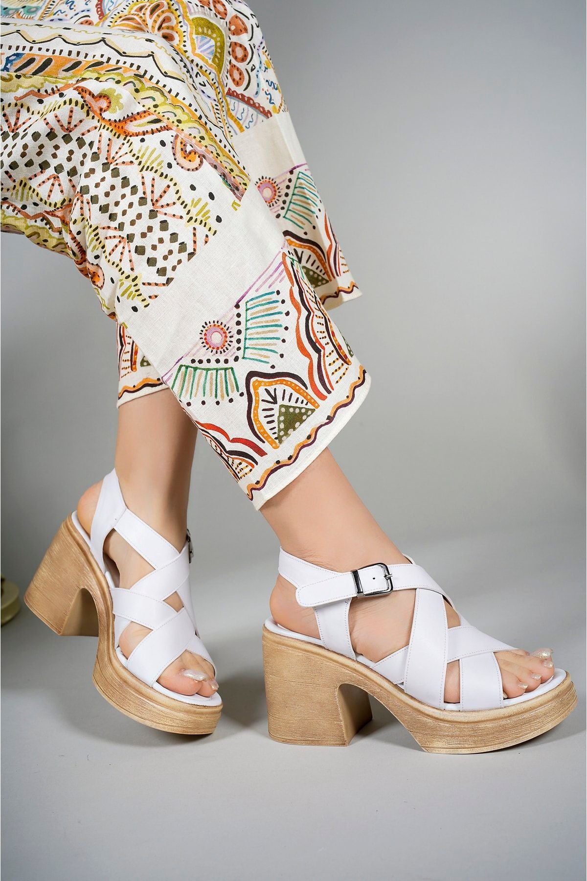 Women's Sandals 00121809 White Skin