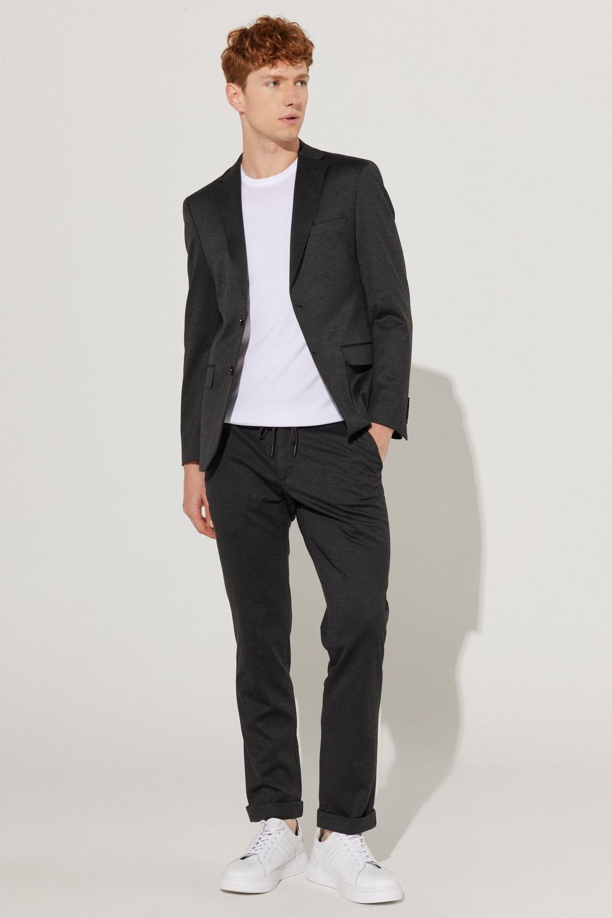 Men's anthracite slim fit narrow cutting mono collar knitting suit