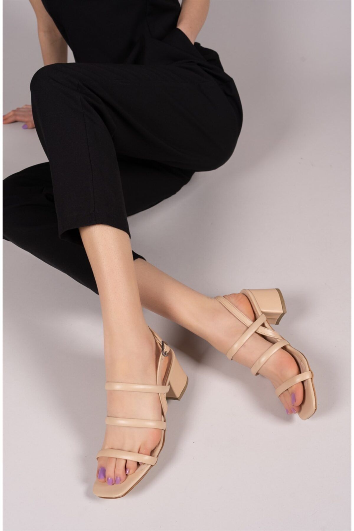 Nude Woman Sandals 00123011