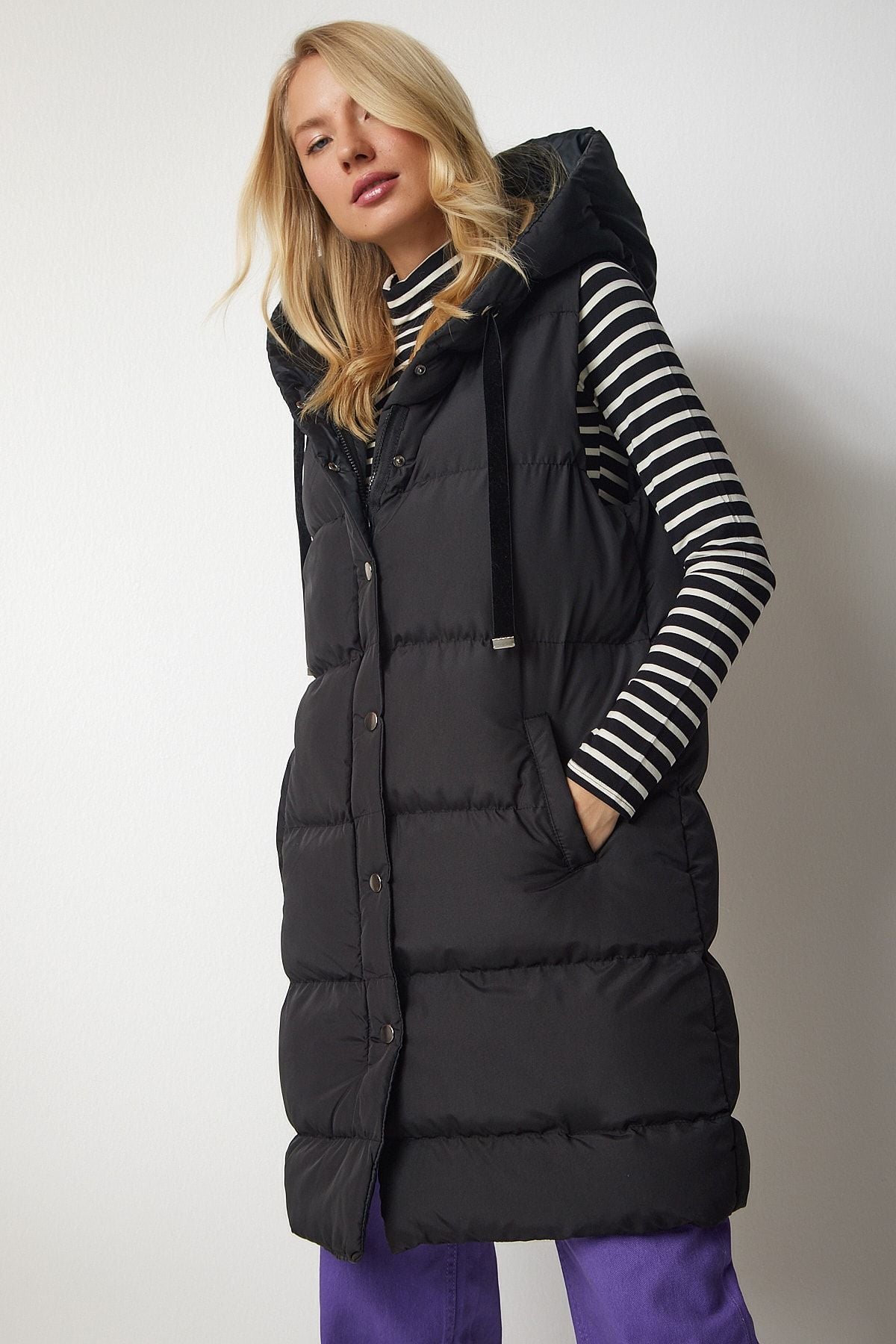 Women's black hooded long swelling vest VP00003