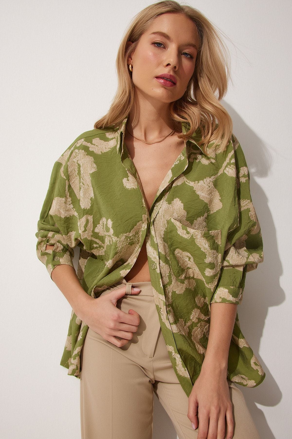 WOMEN'S GREEN PATTERNED OVERSESSES COTTION SATIN SHIRT OH00044