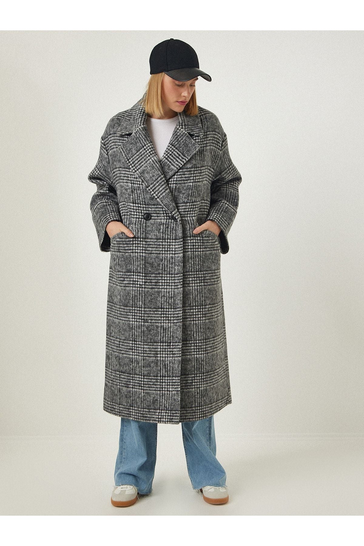 Female Black Premium Cruve Collar Patterned Wool Long Stamp Coat FN03095