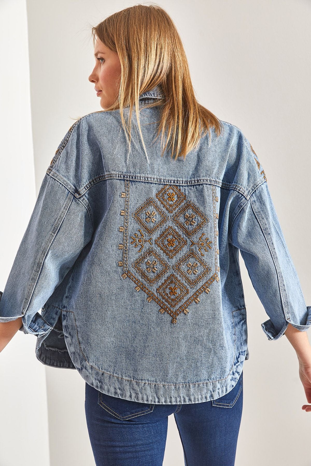 Women's embroidery jeans jacket