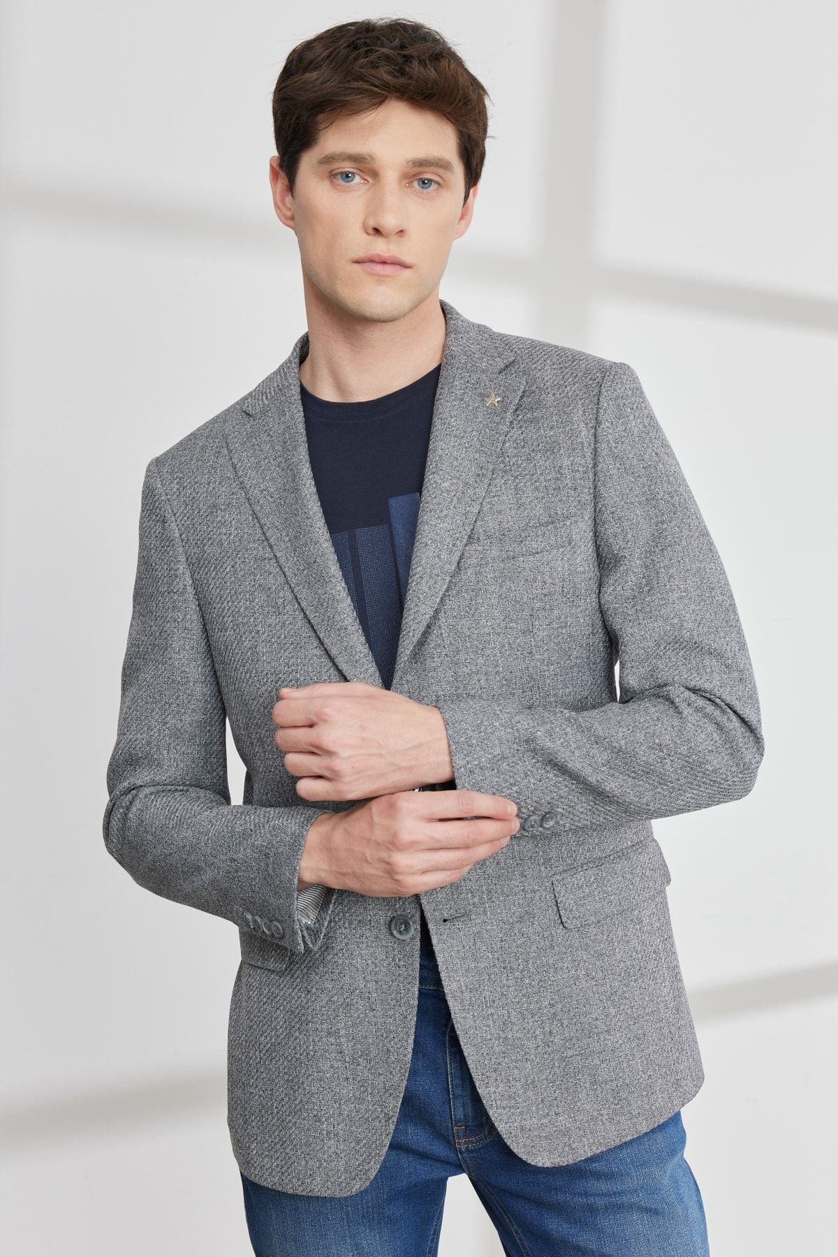 Men's gray slim fit narrow cutting mono collar Acolling jacket