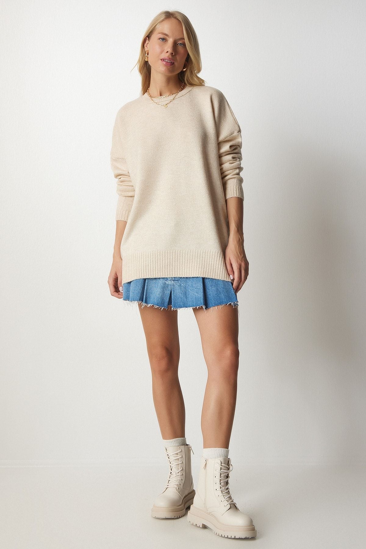 Female beige bike collar overwheeling knitwear sweater BV00085