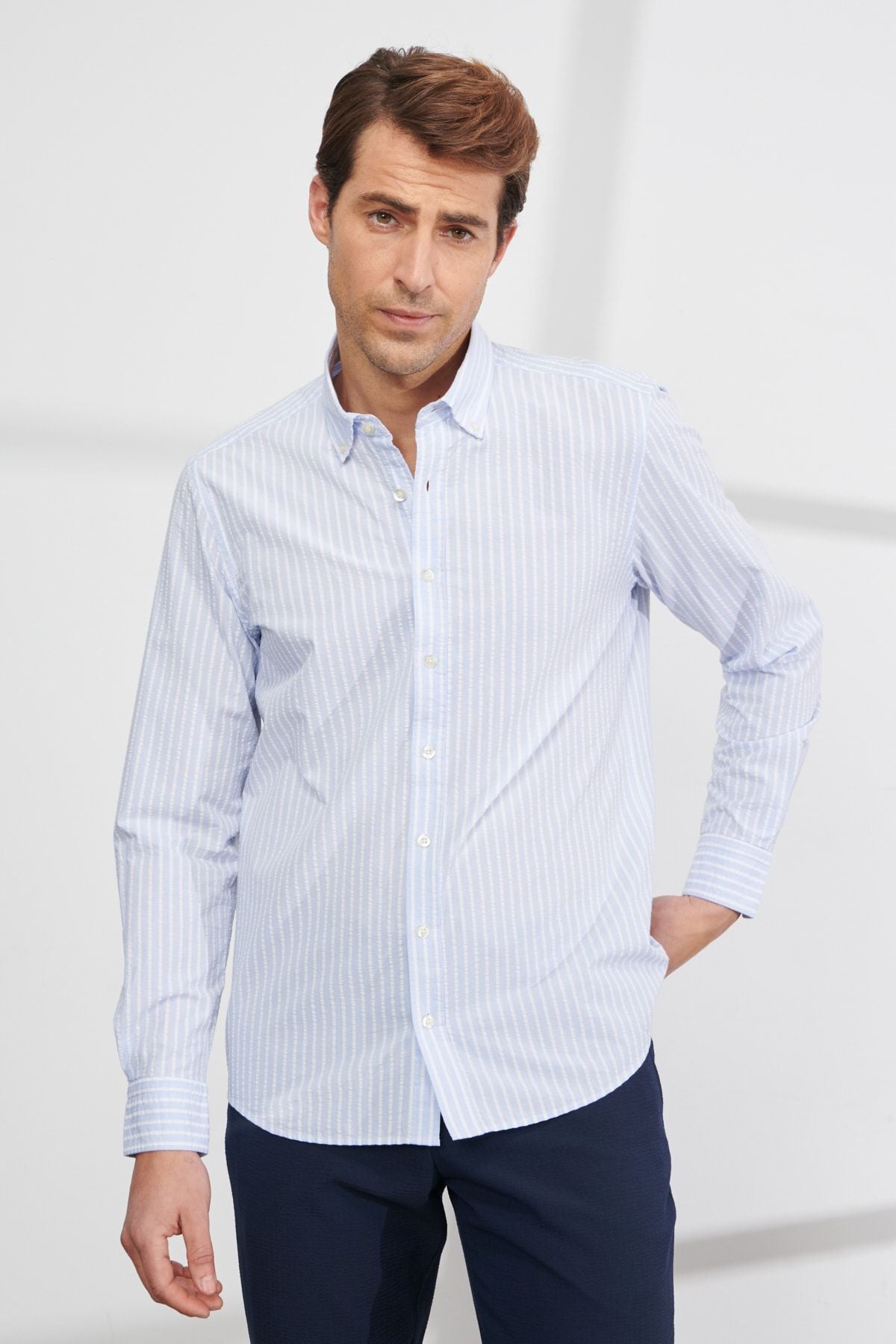 Men's blue-white slim fit narrow cut buttoned collar 100 %cotton striped shirt