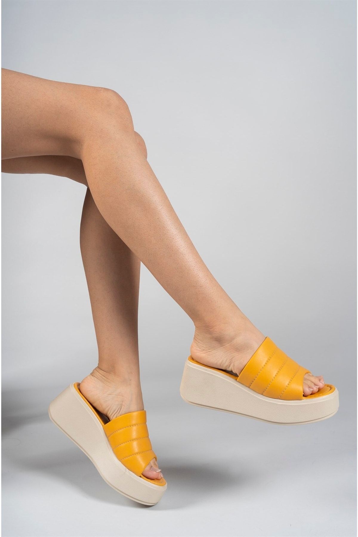 Mustard yellow woman high heeled slippers 00121806