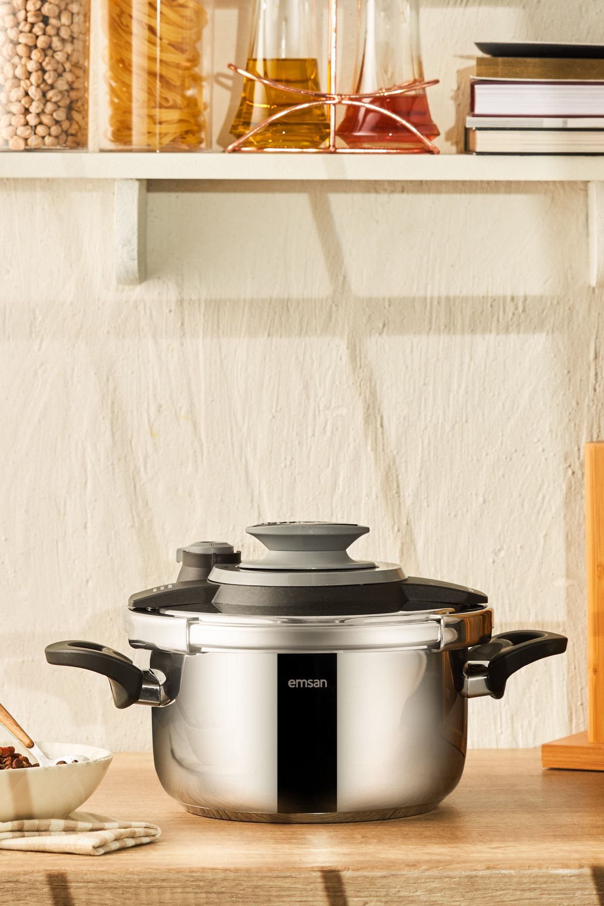 Montana black gray pressure cooker 4 liters