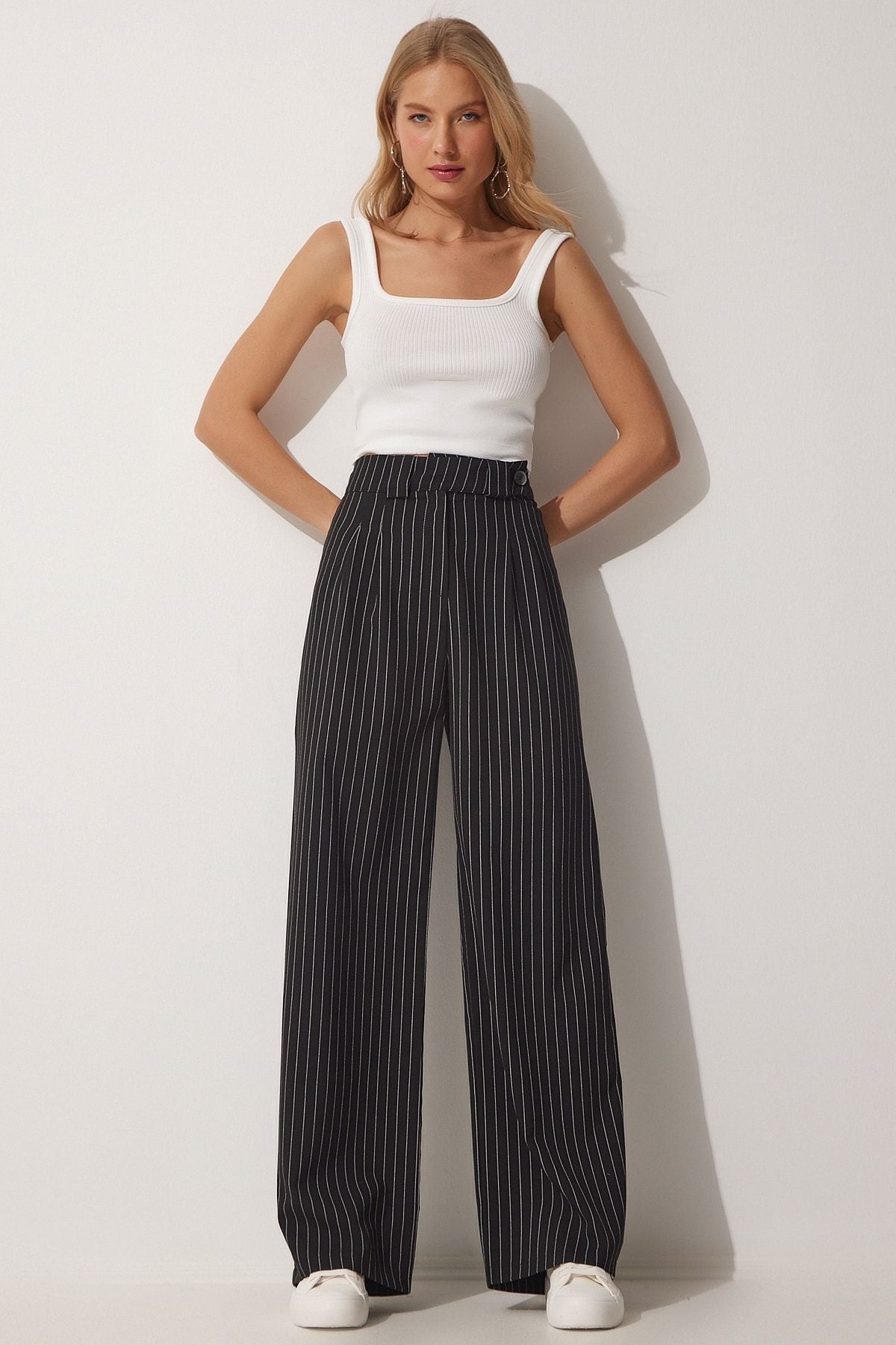 Women's Black Pleated abundant trousers GK00008