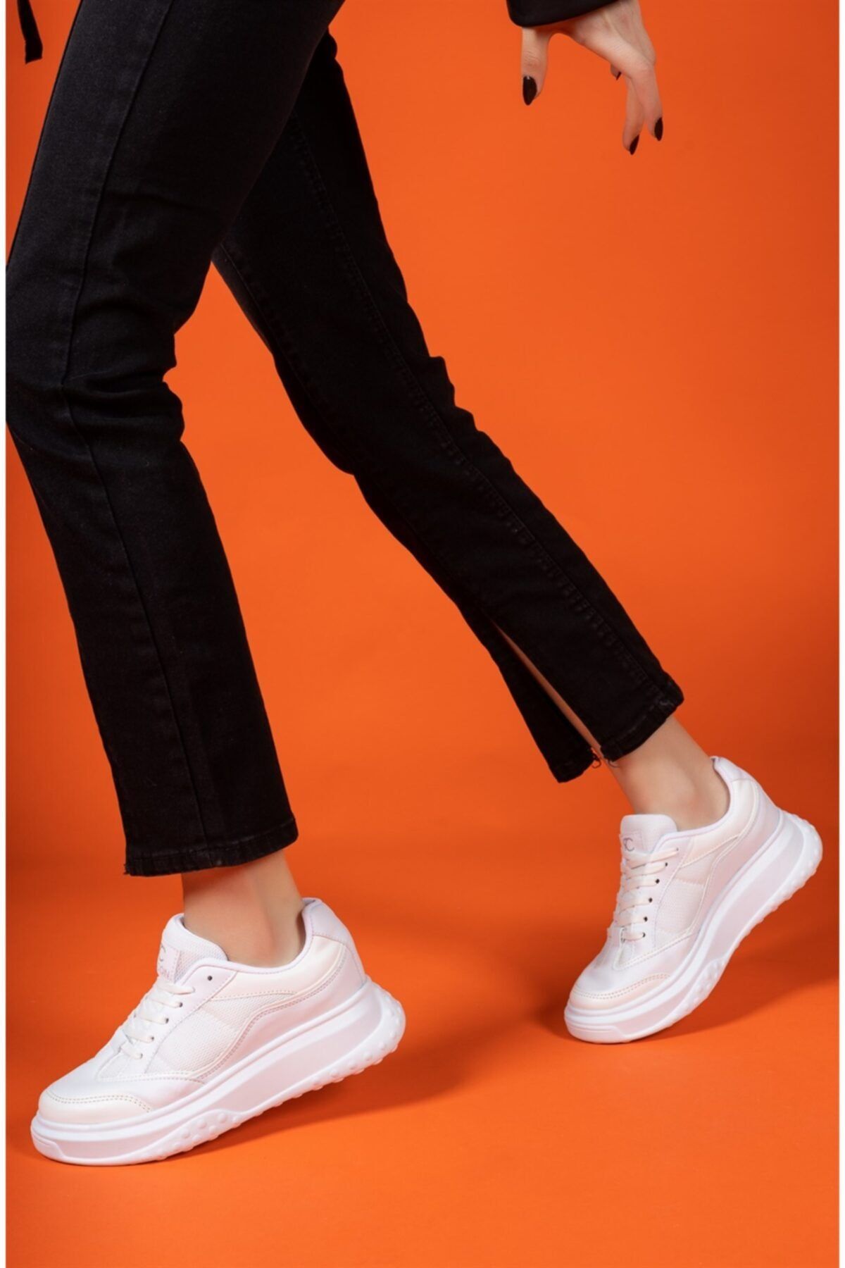 White Woman Sneaker 0012153