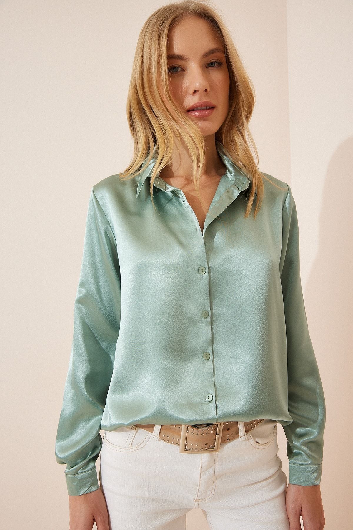 Women's Cagla Green Lightly Casting Satin Surface Shirt DD00990